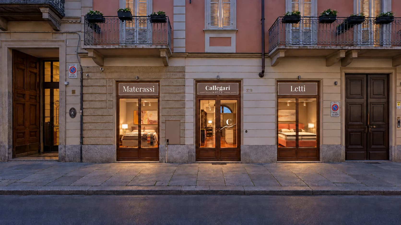 Vetrina dello showroom Callegari Notte di Torino, Via della Rocca 37/B